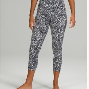 Lululemon Align High-Rise Black & White Floral 23” Leggings